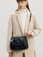 Load image into Gallery viewer, Smting Medium Quilted Chain Flap Bag
