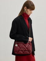 Load image into Gallery viewer, Smting Medium Quilted Chain Flap Bag
