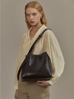 Load image into Gallery viewer, Smting leather bucket bag
